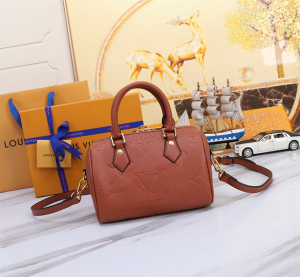 ルイヴィトンバッグ正面デザイン